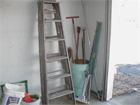 Garden tools & step ladder