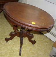 Vintage Oval 4-Legged Table Lamp