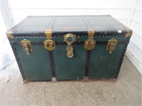 AWESOME TRUNK - GREAT LOOK - 36X20X21 INCHES