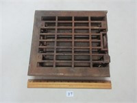 SUPER VINTAGE LOUVERED GRATE