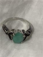 Sterling Silver Ring w/ Emerald Sz 5.25