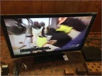 Nice 50" Samsung TV (WITH REMOTE)