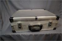 Aluminum carry case