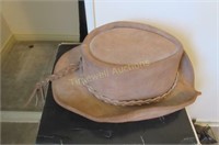 Leather outback hat - size medium