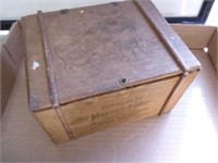 Wood cigar box: London Whiffs