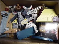 Assorted Star Wars toys