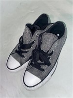 $55 CONVERSE WOMEN SIZE 5