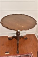 MAHOGANY TILT TOP TABLE PIE CRUST EDGE 31" ROUND,