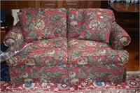 HARDEN LOVESEAT W/ ACCENT PILLOWS ARM COVERS 63"