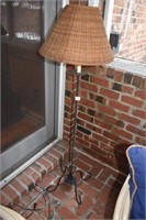 IRON FLOOR LAMP WOVEN SHADE