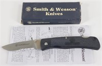 Smith & Wesson Model SW510 Lockblade Knife in Box