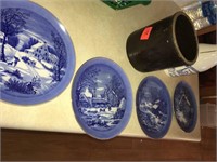 Hanging collectors plates