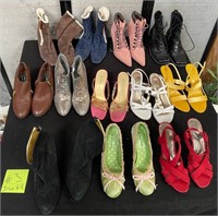 11 - HUGE LOT OF WOMAN'S SHOES SIZE 6.5