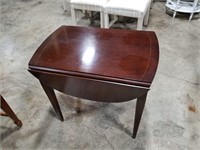 nice vintage oval drop leaf table