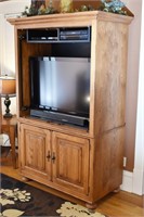 Attic Heirlooms by Broyhill Media Cabinet