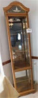 Lighted oak display cabinet, 3 glass shelves, 2