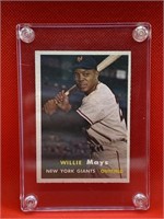 1957 Topps #10 Willie Mays (HOF) Baseball Card