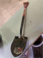 Razor-Back round bottom shovel