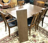 Mid-Century Dining Table and 6 Chairs.