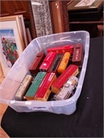 11 Lionel tin litho model train cars with box