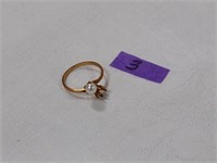 10kt Gold Pearl Ring  1.4 grams