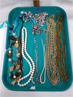 Rhinestone & Costume Jewelry Necklaces