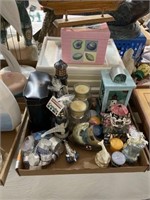 Decorative box lot with candles