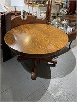 43" Round oak table with 3 leaves