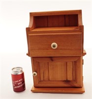 Petite armoire en bois pour clés, avec tiroir