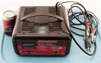 Chargeur à batterie 6-12 volts MotoMaster