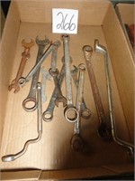 Mixed end wrenches
