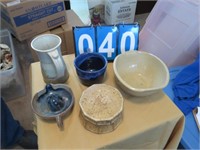 GROUP POTTERY ITEMS