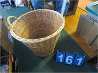 WICKER BASKET ONLY HAS ONE HANDLE