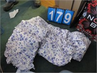CURTAINS - BLUE & WHITE FLOWERS - TAG SAYS