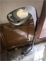 Magnify Lamp