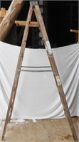 8' wood step ladder with under wire support,