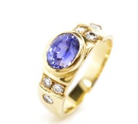 Sapphire and diamond set 18ct yellow gold ring