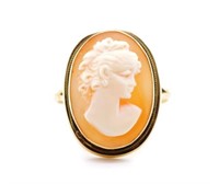 Carved cameo and yellow gold ring