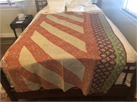 Bedding for Queen Size Bed & Antique Spread