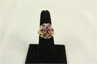 14K YELLOW GOLD RING WITH PURPLE STONE SIZE 6.5 7.