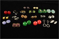 20 PAIRS OF VINTAGE SCREW BACK AND CLIP ON EARRING