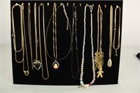 LOT OF 12 FASHION NECKLACES