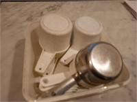 Measuring cups lot