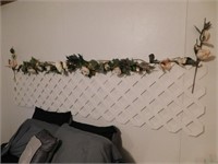 Vinyl lattice headboard w/magnolia flowers, 94x24