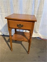 Maple 1-Drawer End Table