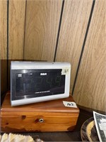 RCA Clock Radio