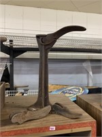 Vintage Cobbler Cast Iron Stand & 3 Metal Shoe