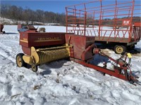 New Holland 565 Square Baler