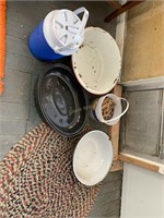 2 Graniteware Bowls and Roasting Pan, etc