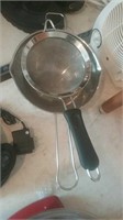 Stainless mesh sieve with under stainless pan